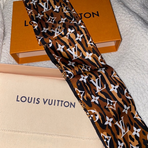 LOUIS VUITTON MONOGRAM GIANT JUNGLE BANDEAU